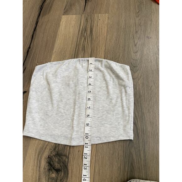 NEW The Foxy Kind She’s Cute Gray Strapless Ribbed Crop Tube Top Size Medium - Picture 4 of 6